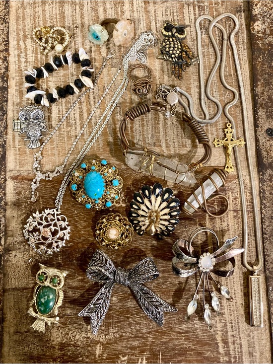 Unknown Jewelry - Broken Junk Jewelry Lot for Crafting